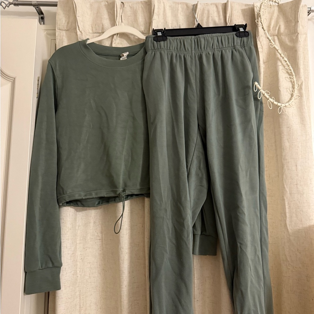 Green Lounge Set